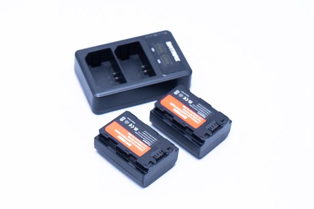 Зарядное устройство Batmax для 2х Sony FZ-100, Micro USB (состояние 4+) (б/у)
